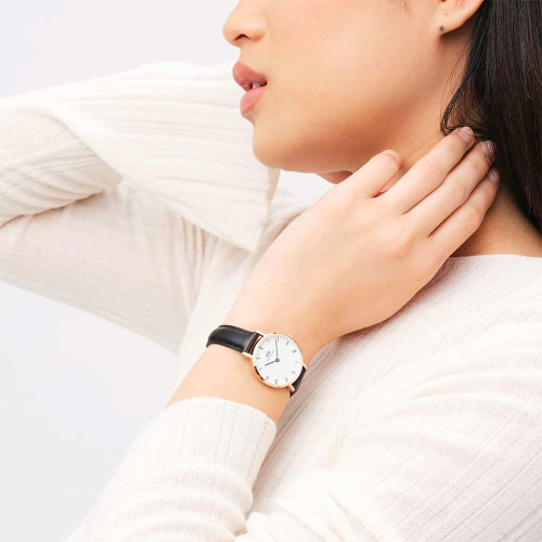ساعت DW زنانه بند چرم رزگلد مشکی صفحه سفید ایندکس یونانی DW-5507-L ساعت DW زنانه بند چرم رزگلد مشکی صفحه سفید ایندکس یونانی DW-5507-L