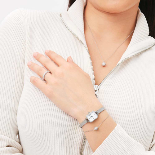 ساعت DW زنانه مستطیلی ظریف سیلور صفحه سفید دورنگین DW-5513-L ساعت DW زنانه مستطیلی ظریف سیلور صفحه سفید دورنگین DW-5513-L